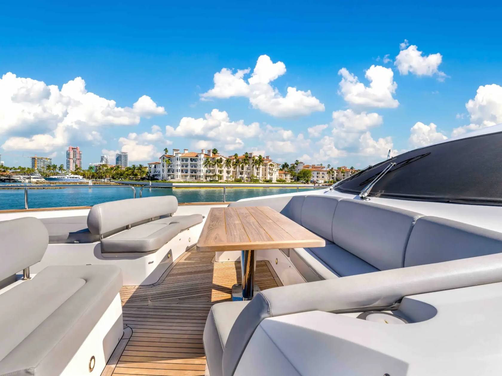 96' Sunseeker - Yacht Rental in Miami Beach, Florida