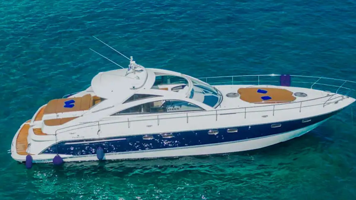 52' Fairline - Yacht Rental in Riviera Beach, Florida