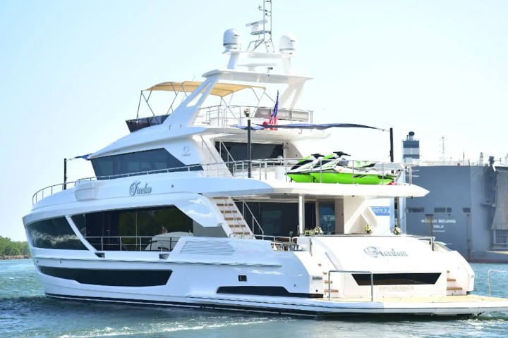 110' Horizon - Yacht Rental in Fort Lauderdale, Florida