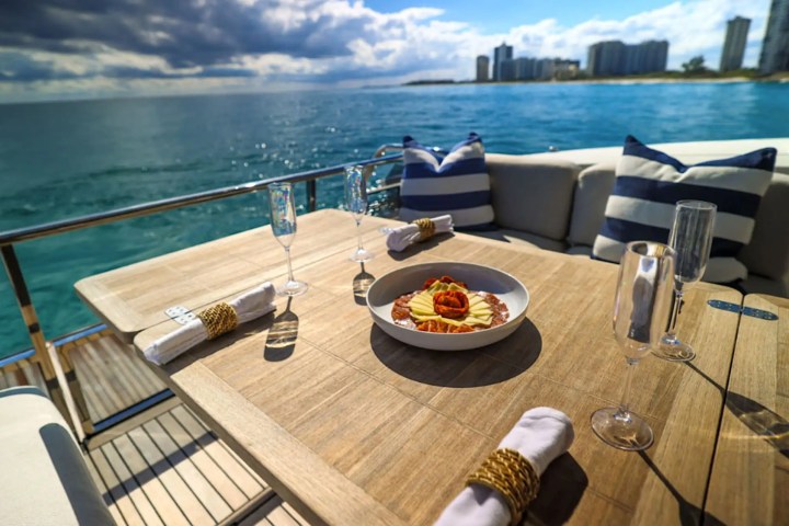 60' Absolute - Yacht Rental in Palm Beach, Florida