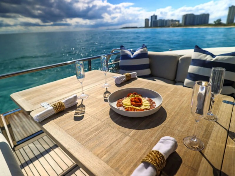 60' Absolute - Yacht Rental in Palm Beach, Florida