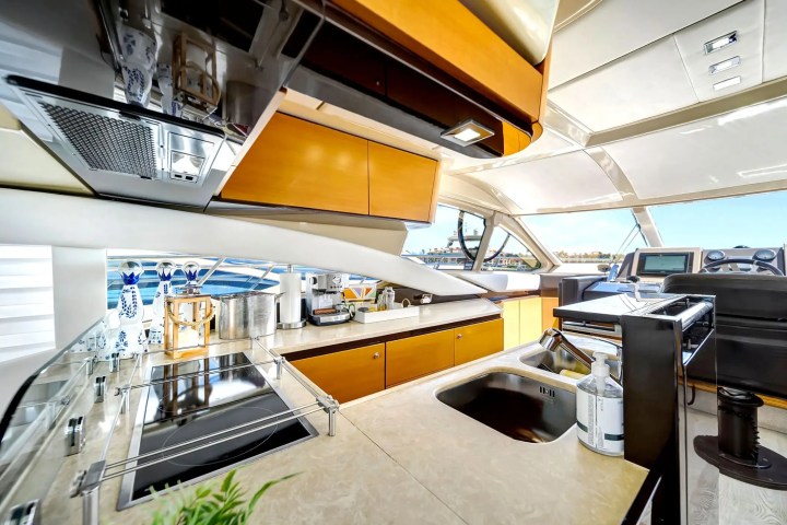 62' Azimut - Yacht Rental in Miami Beach, Florida