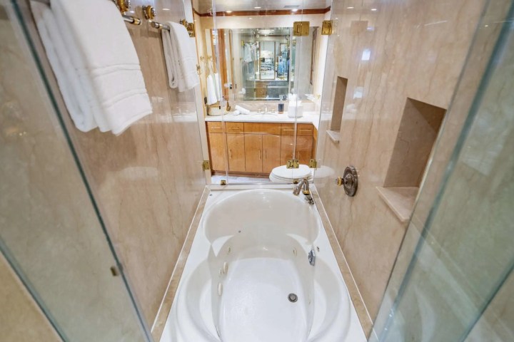 95' Intermarine - Yacht Rental in Fort Lauderdale, Florida