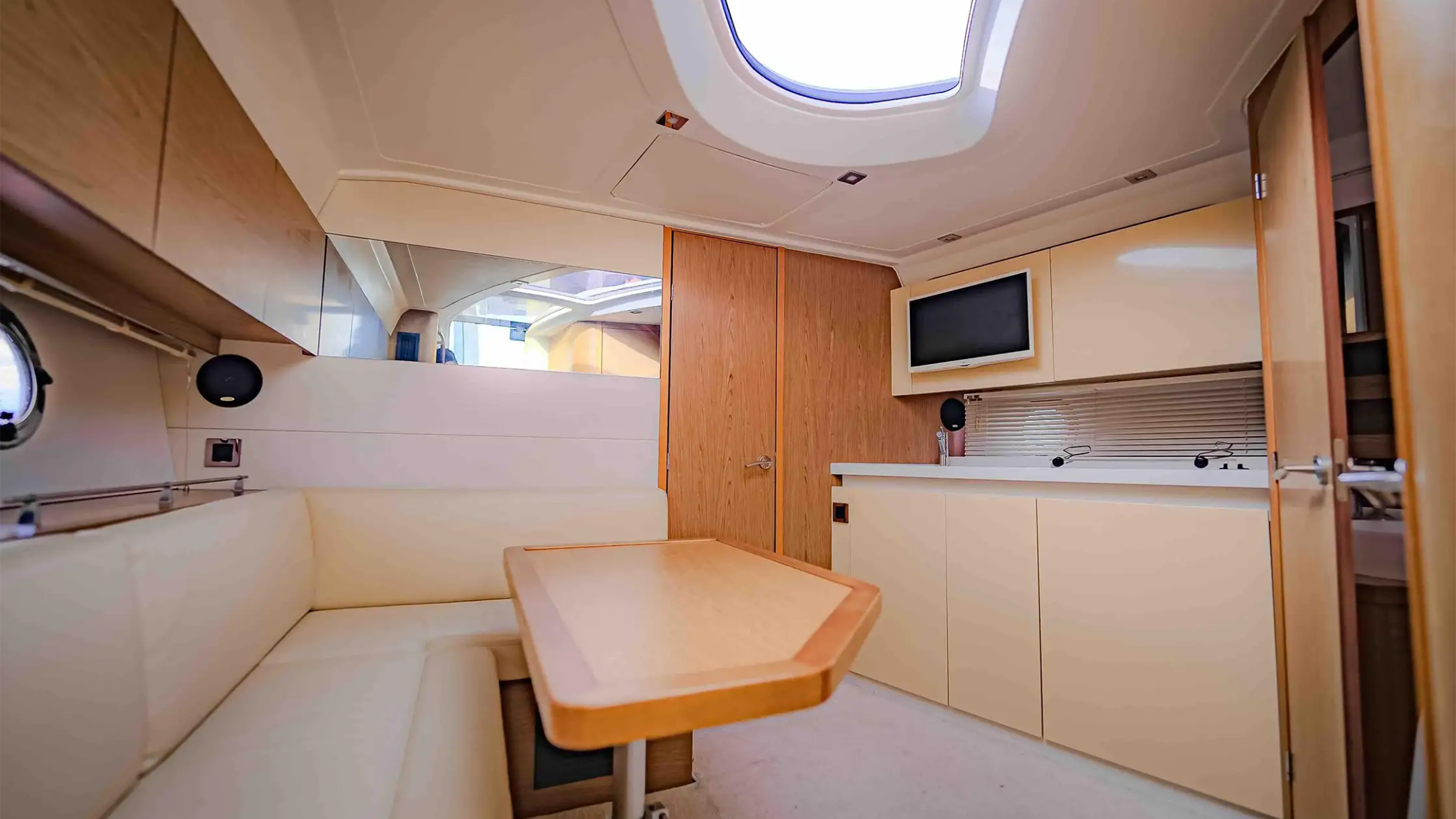 38′ Beneteau panoramic water view Key Biscayne