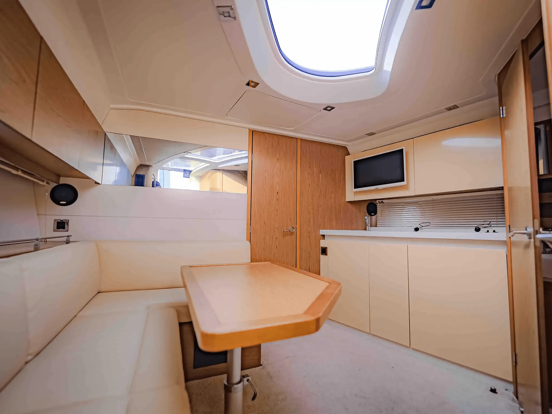 38′ Beneteau panoramic water view Key Biscayne