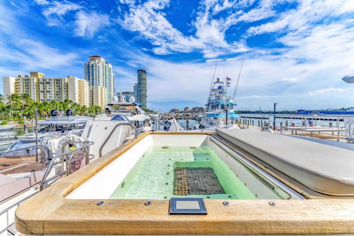 88' Princess - Yacht Rental in Miami Beach, Florida