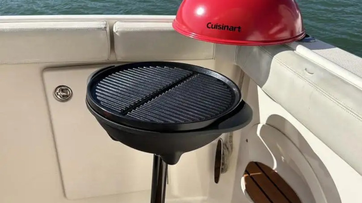 46' Silverton boat aft deck with BBQ grill at anchor in Miami Beach
