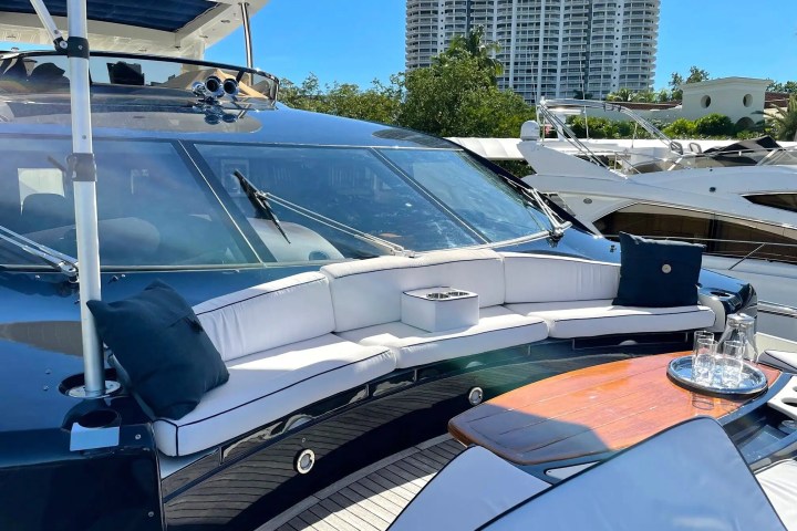 90' SunSeeker - Yacht Rental in Miami Beach, Florida