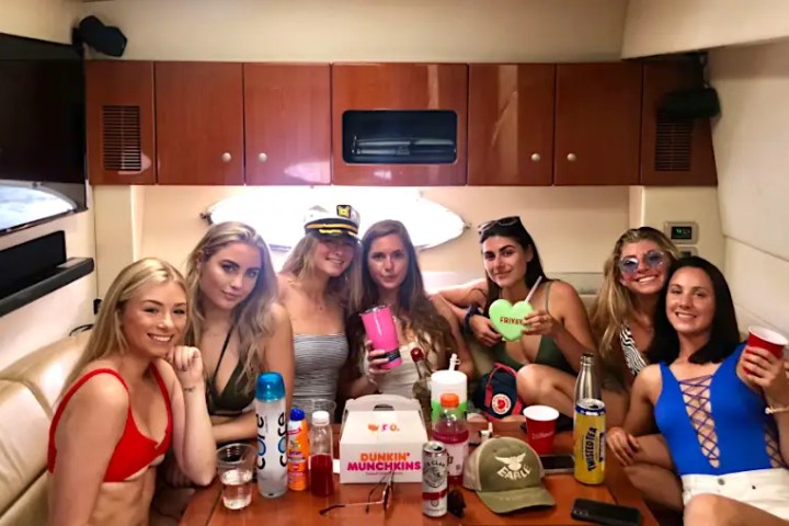 Aft dining-ready layout on 48′ Formula Miami