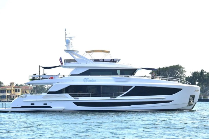 110' Horizon - Yacht Rental in Fort Lauderdale, Florida