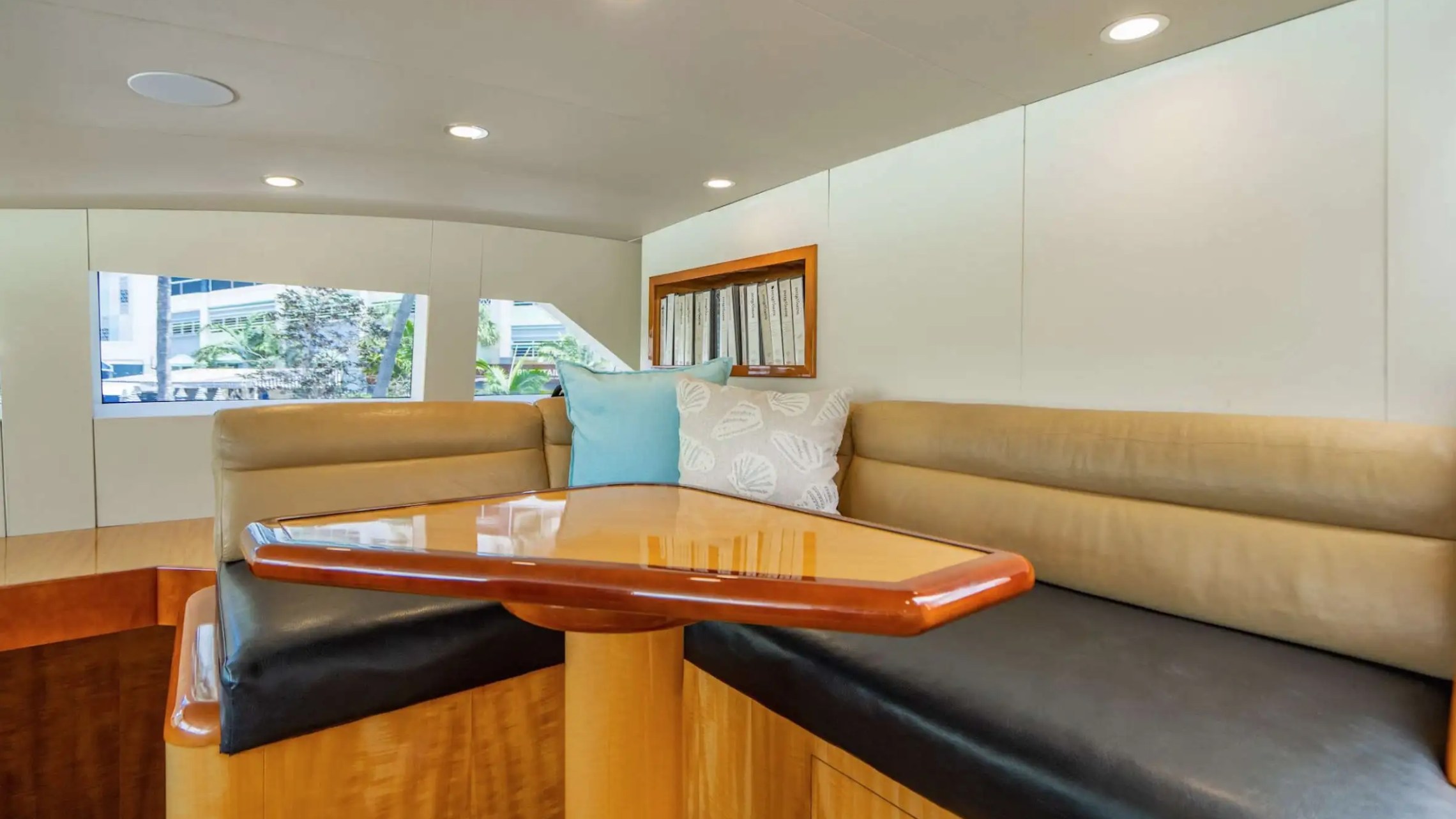 95' Intermarine - Yacht Rental in Fort Lauderdale, Florida