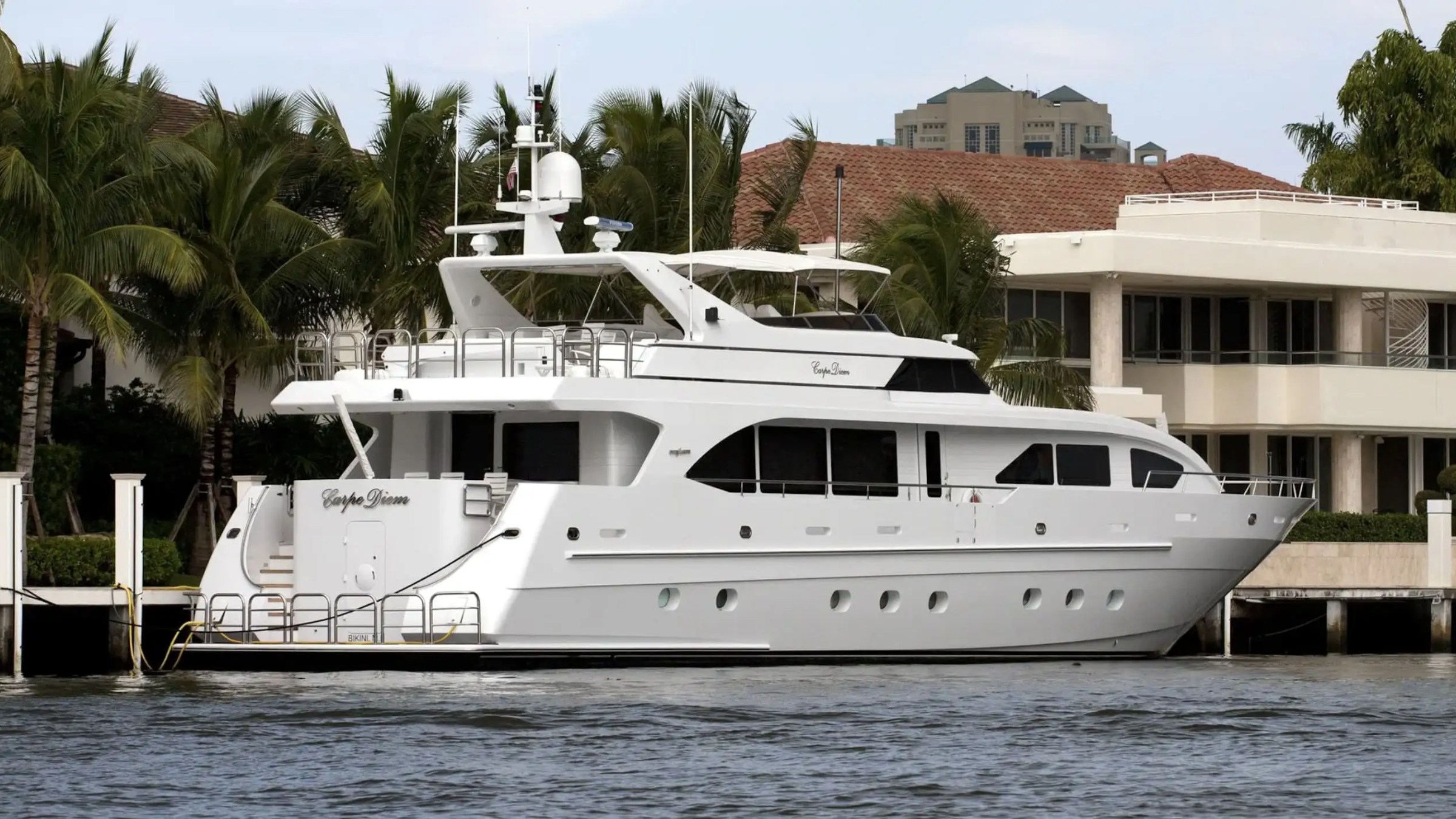 95' Intermarine - Yacht Rental in Fort Lauderdale, Florida