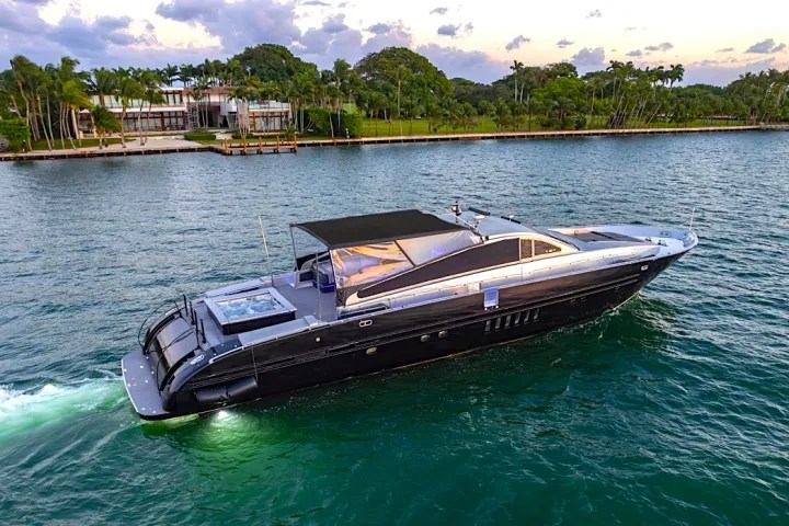 94' Leopard - Yacht Rental in Miami, Florida