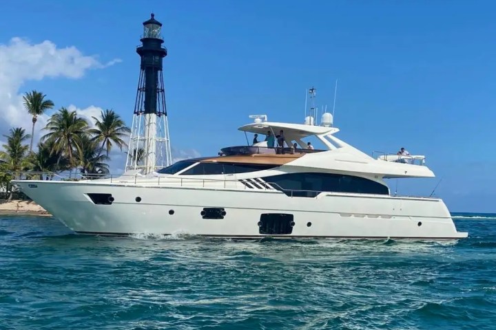 88' Ferretti - Yacht Rental in Fort Lauderdale, Florida