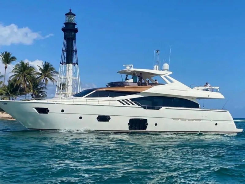 88' Ferretti - Yacht Rental in Fort Lauderdale, Florida