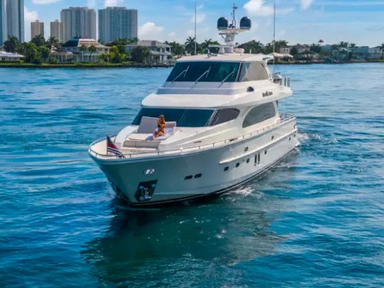 85' Horizon - Yacht Rental in Palm Beach, Florida