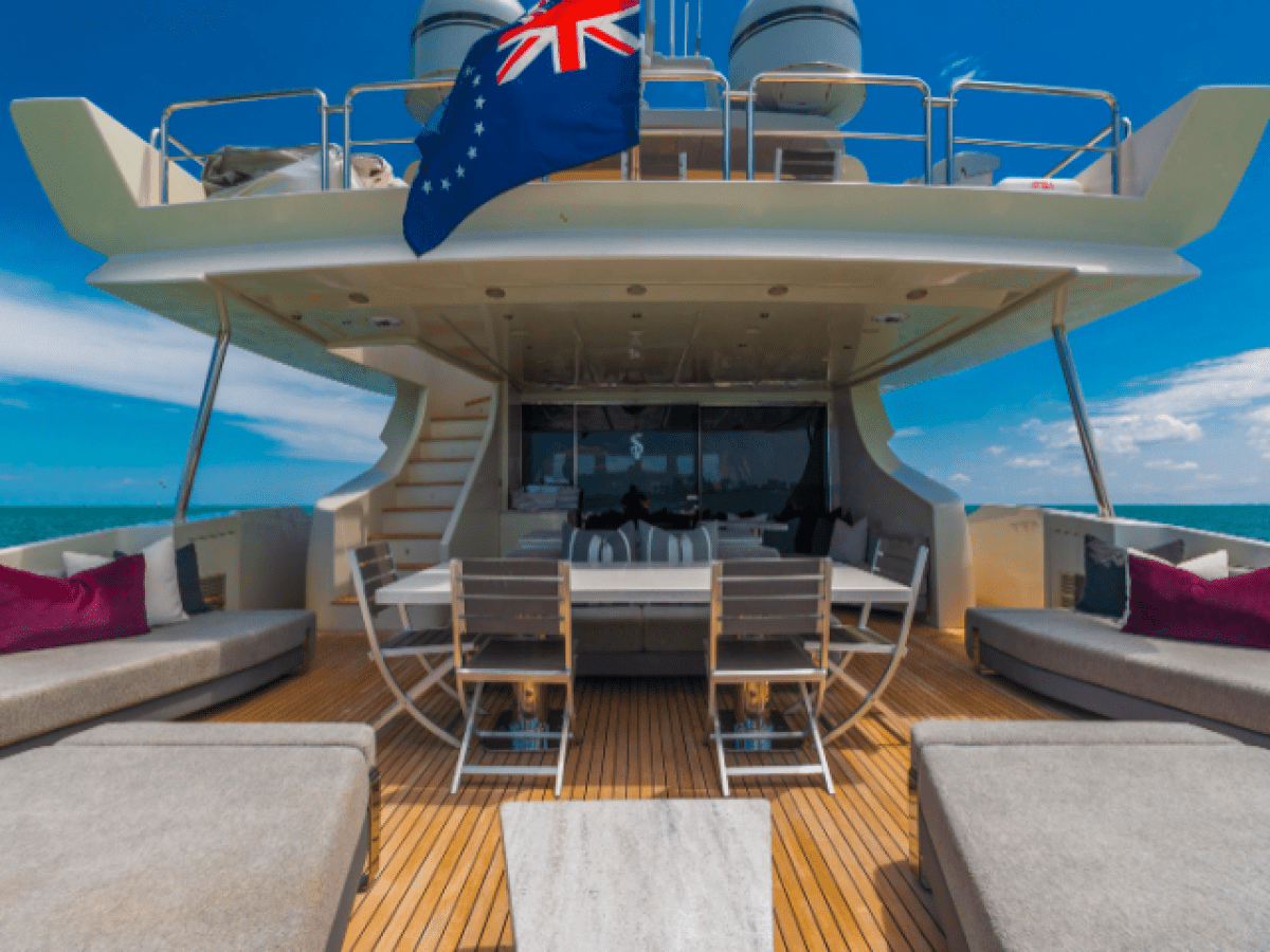 103' Azimut - Yacht Rental in Miami, Florida