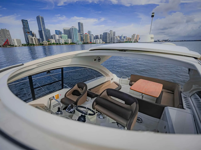 38′ Beneteau foredeck lounge Key Biscayne