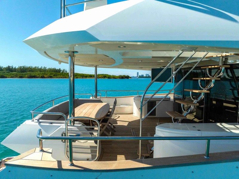 96' Sunseeker - Yacht Rental in Miami Beach, Florida
