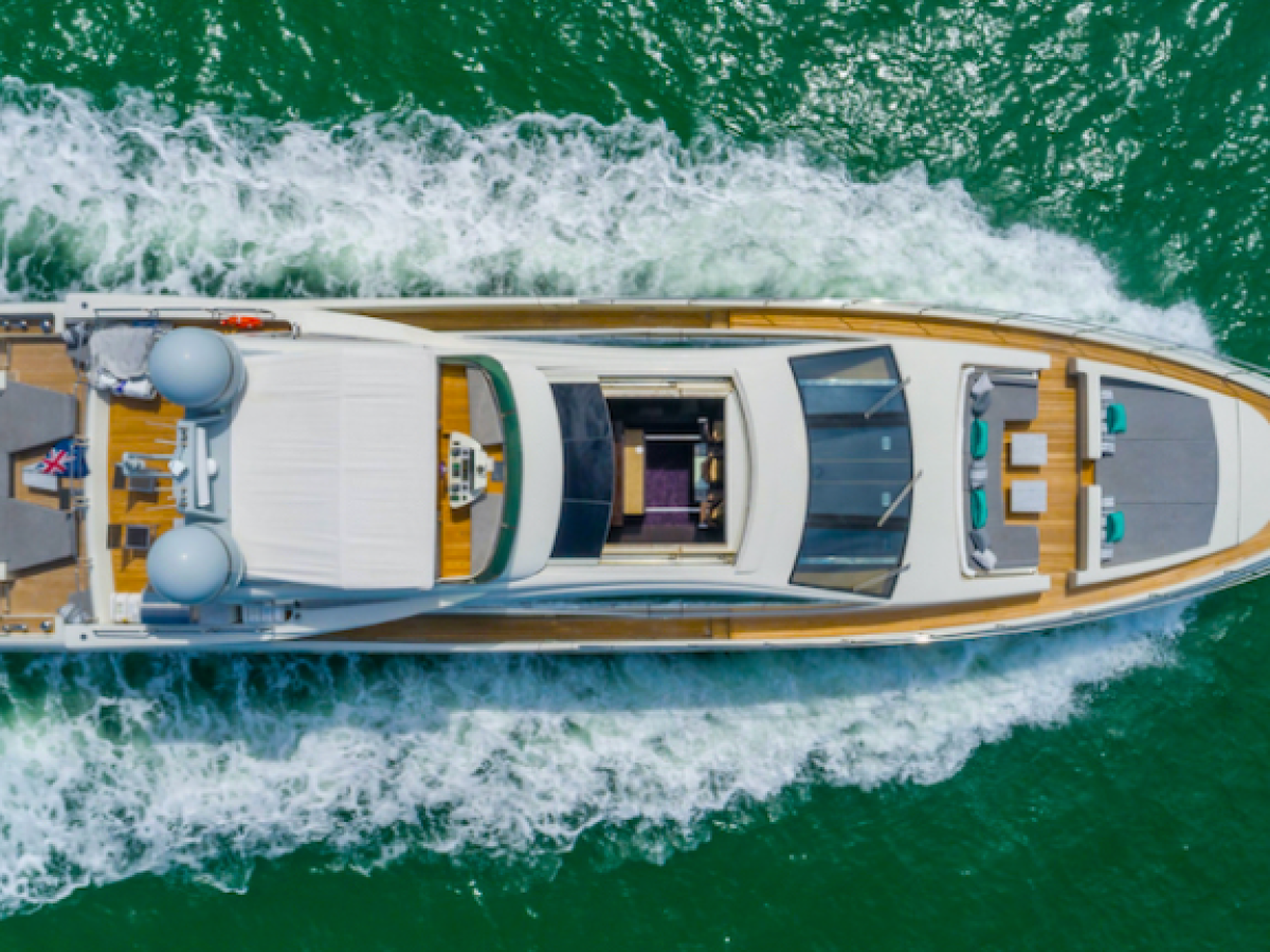 103' Azimut - Yacht Rental in Miami, Florida