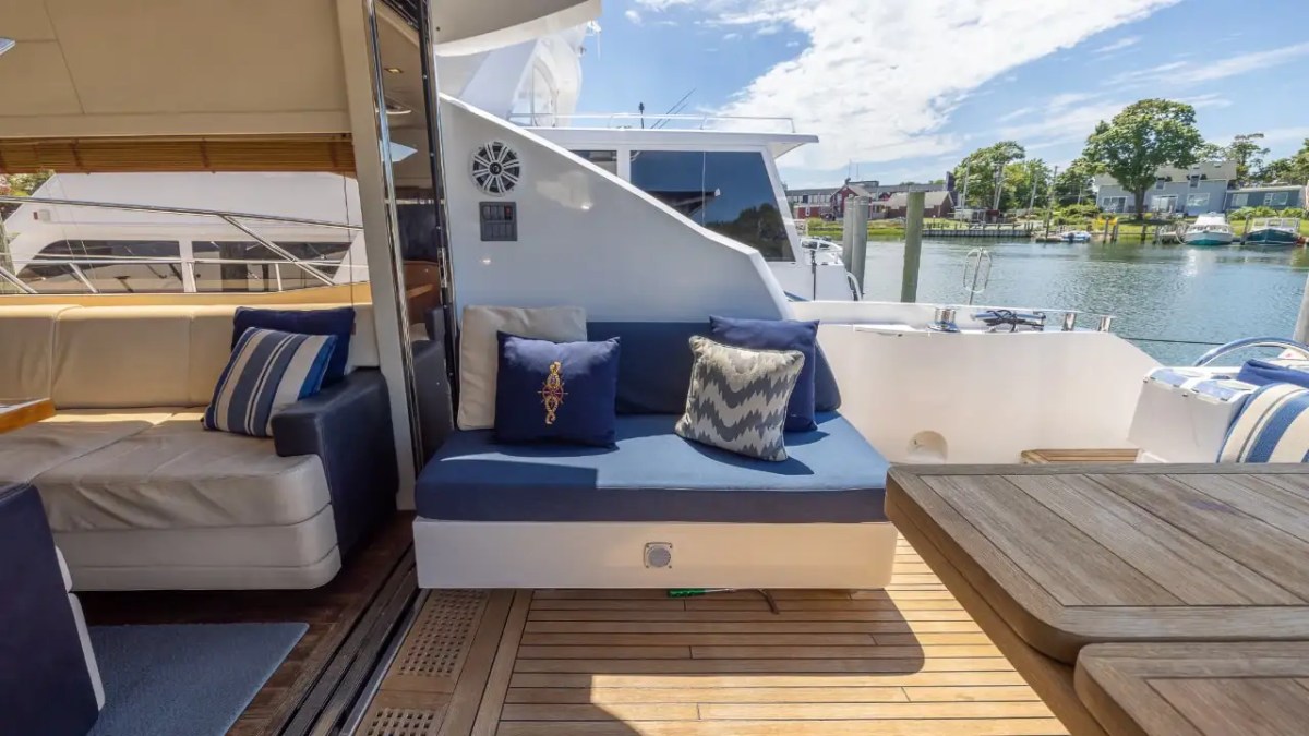 64' SunSeeker - Yacht Rental in Jupiter, Florida