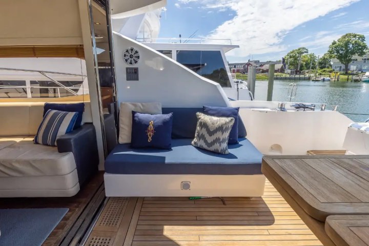 64' SunSeeker - Yacht Rental in Jupiter, Florida