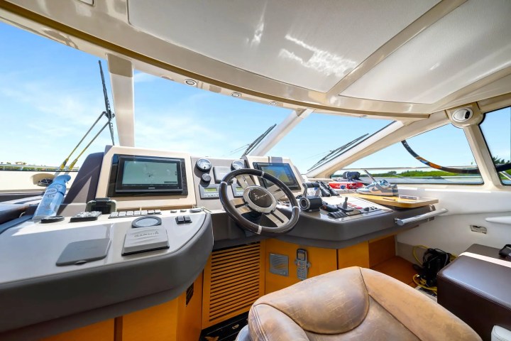 62' Azimut - Yacht Rental in Miami Beach, Florida