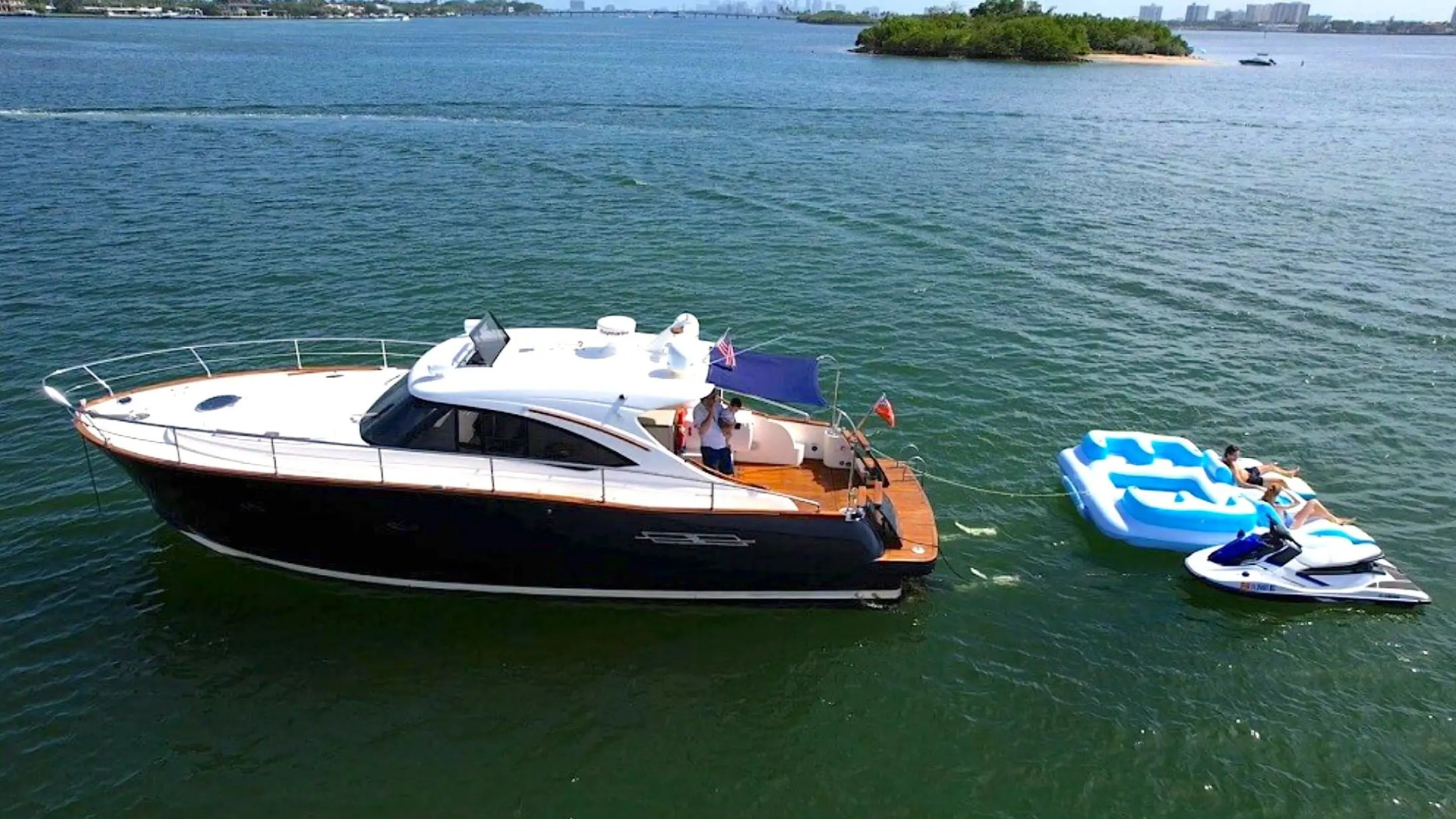 45′ Austin Parker couples escape Miami