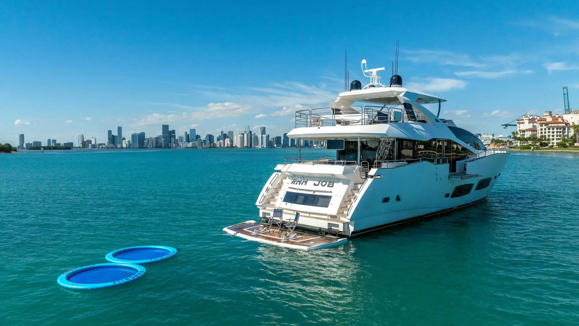 96' Sunseeker - Yacht Rental in Miami Beach, Florida