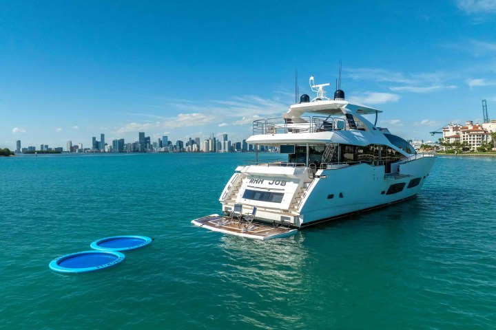 96' Sunseeker - Yacht Rental in Miami Beach, Florida