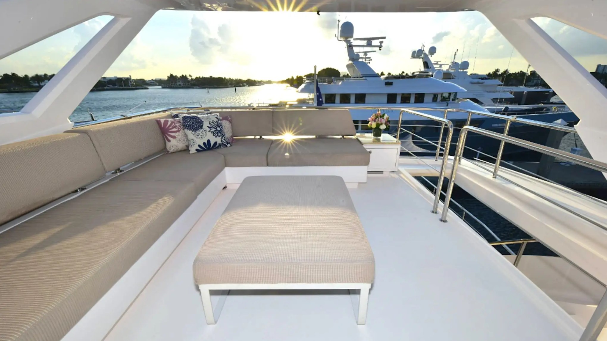 110' Horizon - Yacht Rental in Fort Lauderdale, Florida