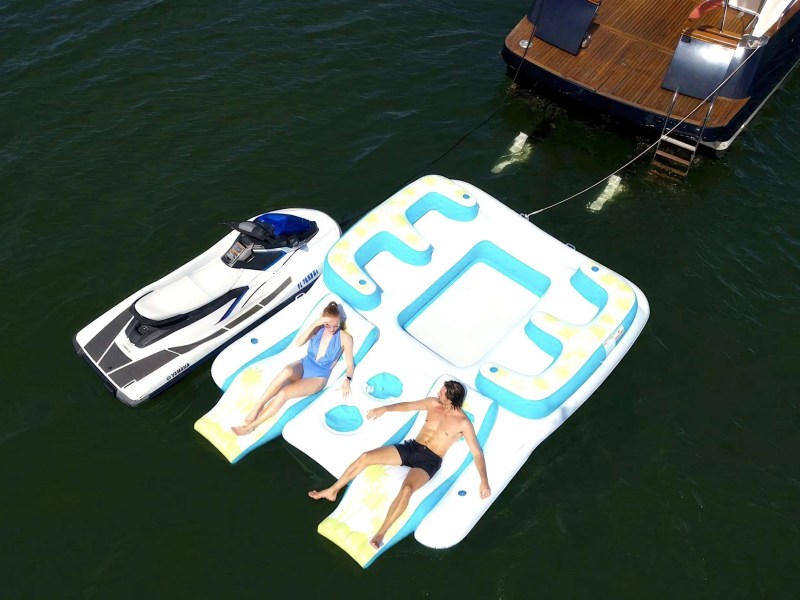 45′ Austin Parker shaded lounge Miami