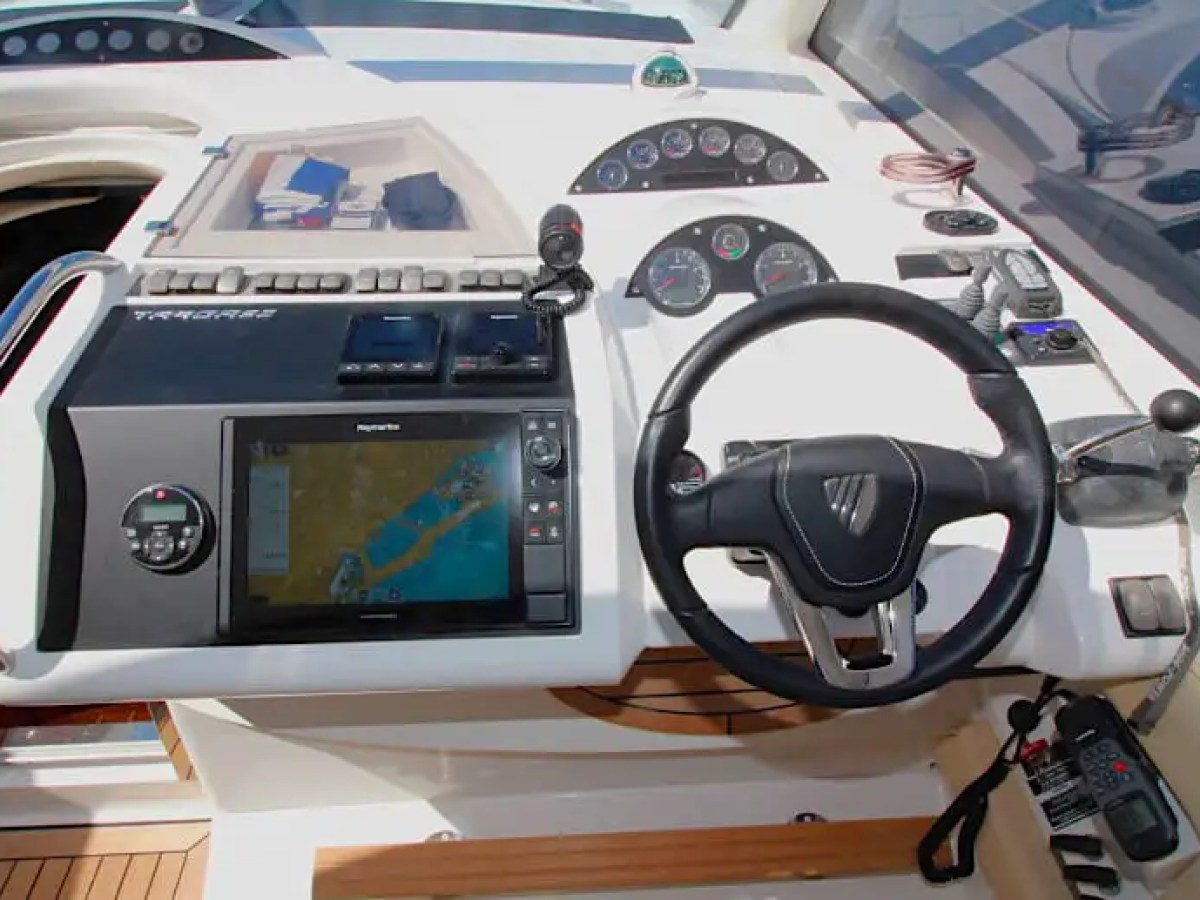 52' Fairline - Yacht Rental in Riviera Beach, Florida