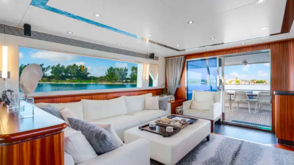 85' Horizon - Yacht Rental in Palm Beach, Florida