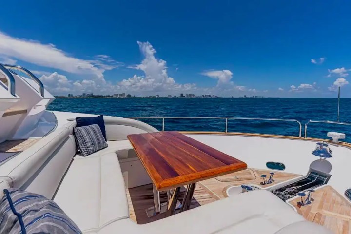 95' SunSeeker - Yacht Rental in Fort Lauderdale, Florida