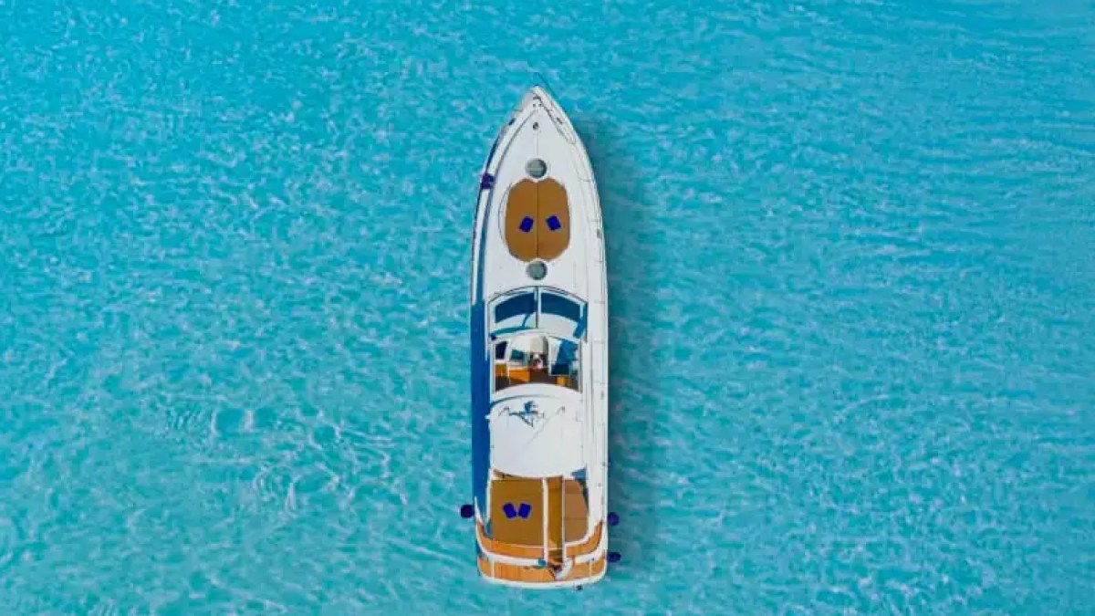 52' Fairline - Yacht Rental in Riviera Beach, Florida