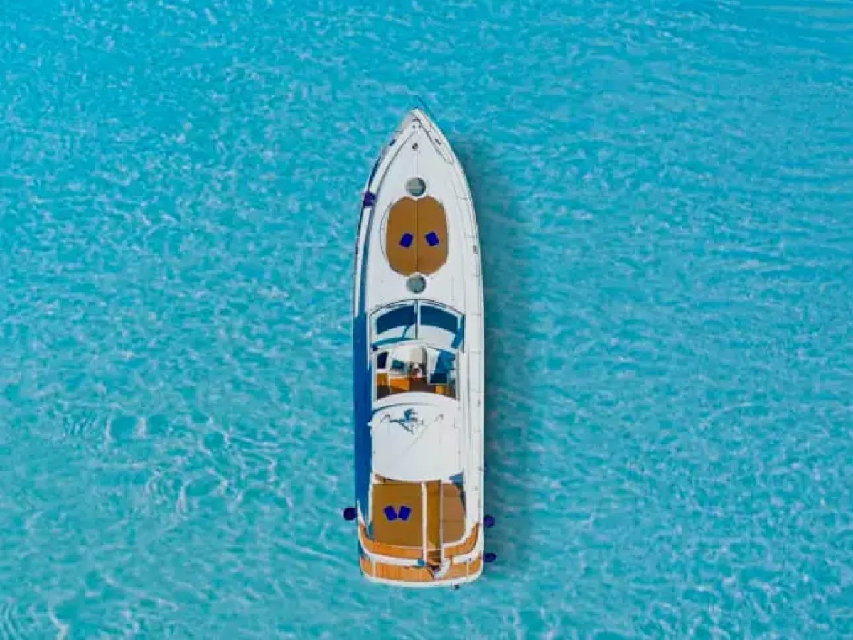 52' Fairline - Yacht Rental in Riviera Beach, Florida