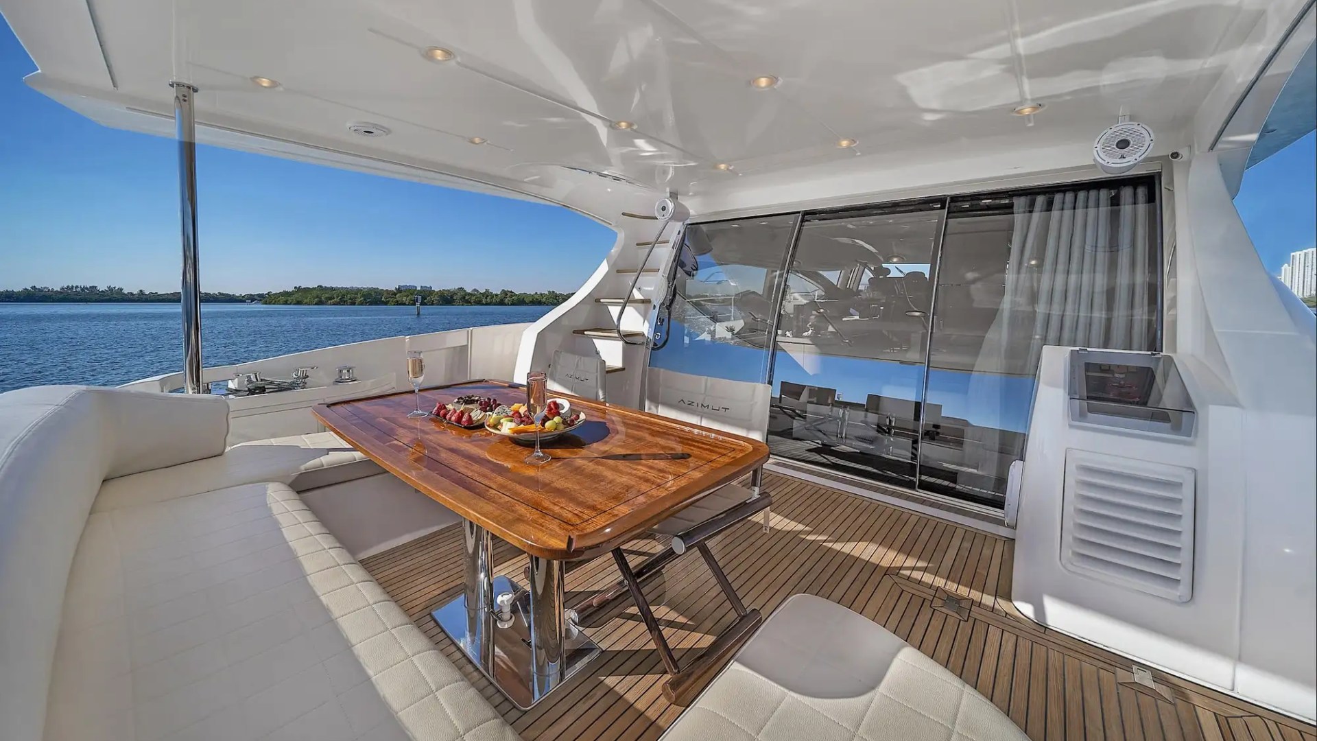 70′ Azimut couples escape Aventura