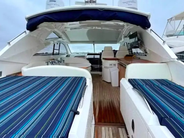52' Fairline - Yacht Rental in Riviera Beach, Florida