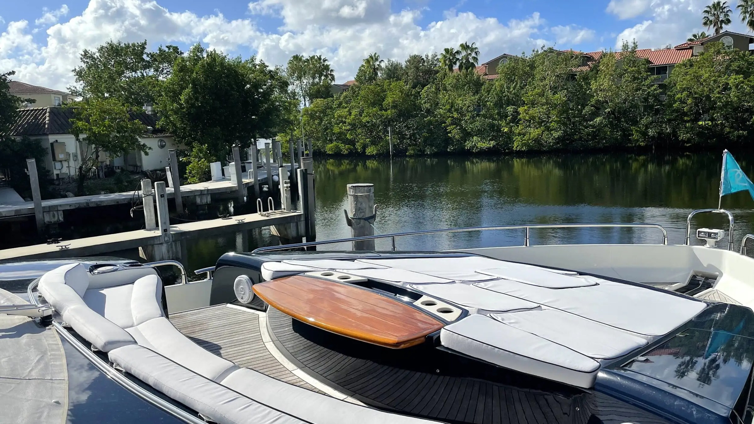 90' SunSeeker - Yacht Rental in Miami Beach, Florida