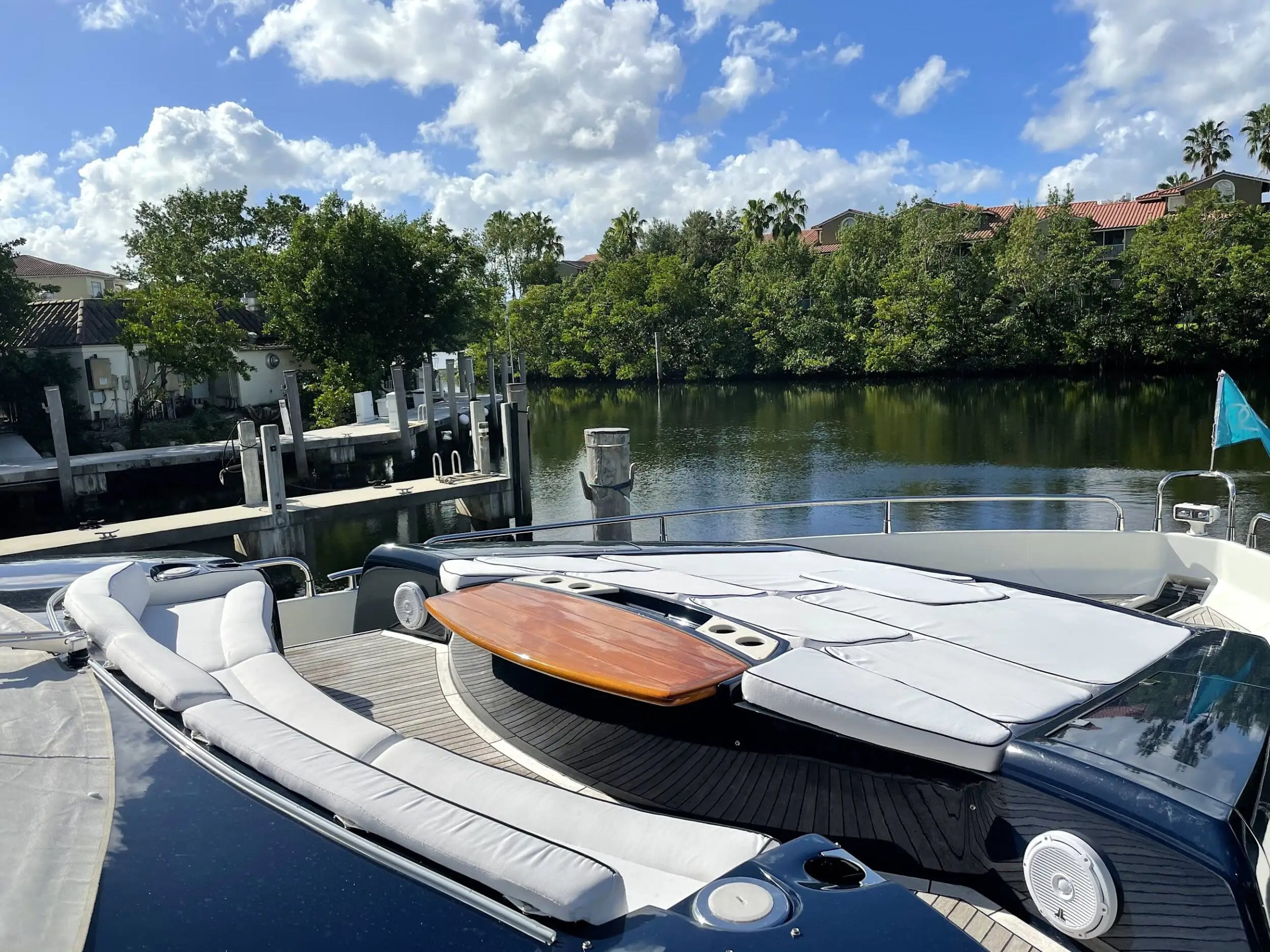 90' SunSeeker - Yacht Rental in Miami Beach, Florida