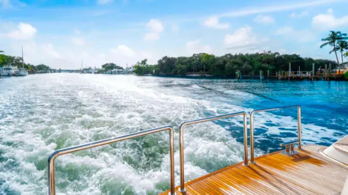 85' Horizon - Yacht Rental in Palm Beach, Florida