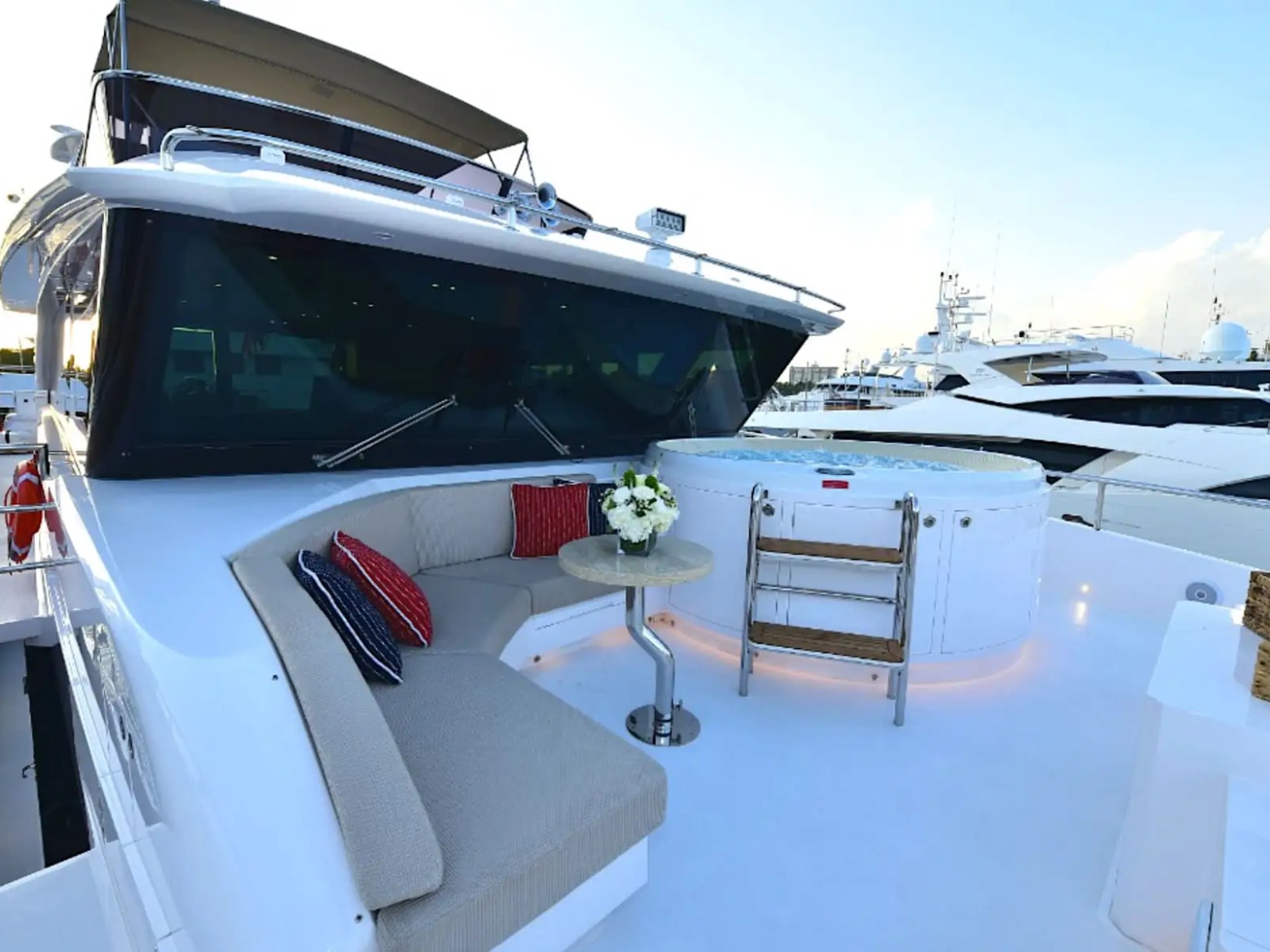 110' Horizon - Yacht Rental in Fort Lauderdale, Florida
