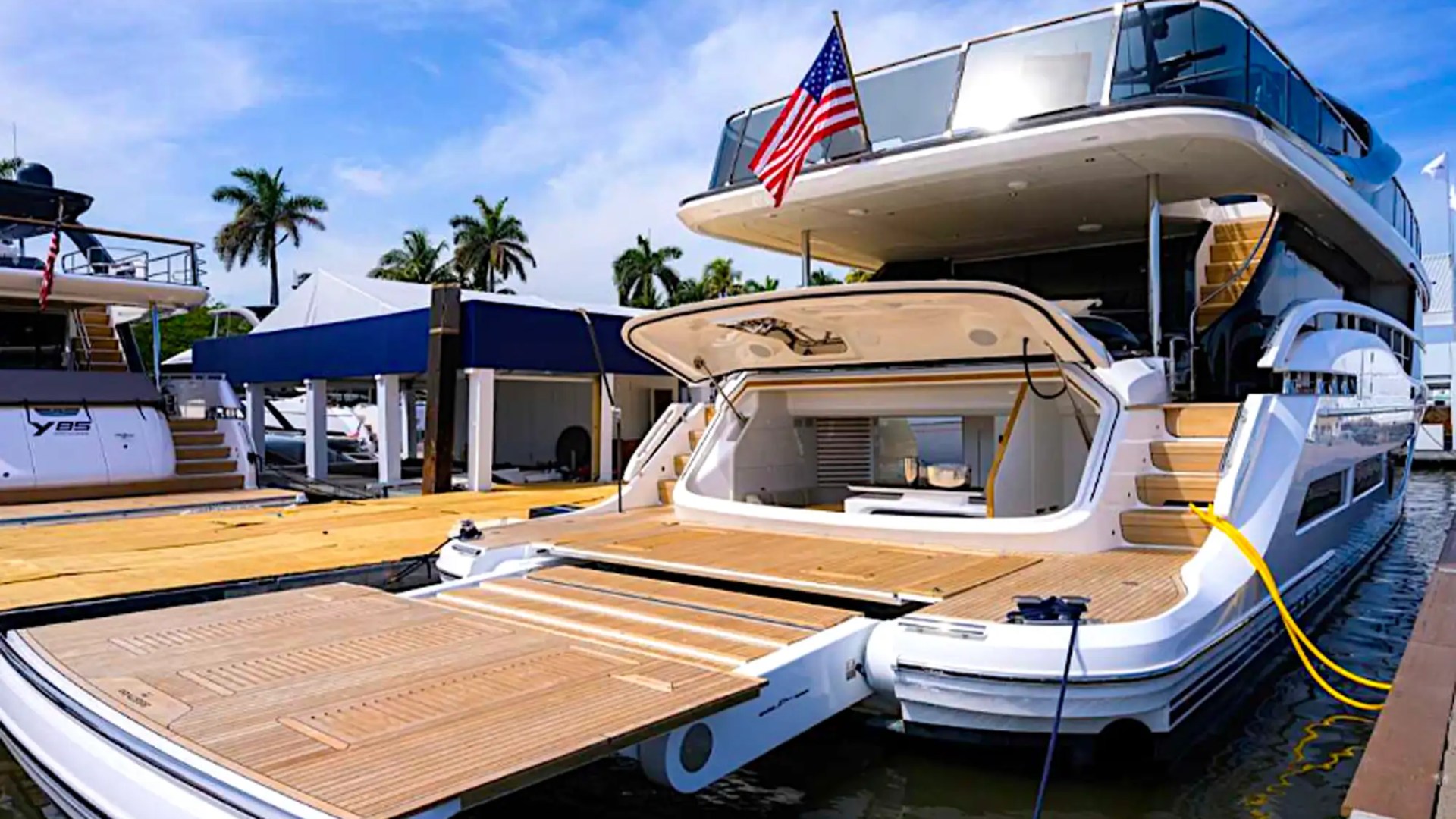 Swim platform close-up on 100′ Princess Miami