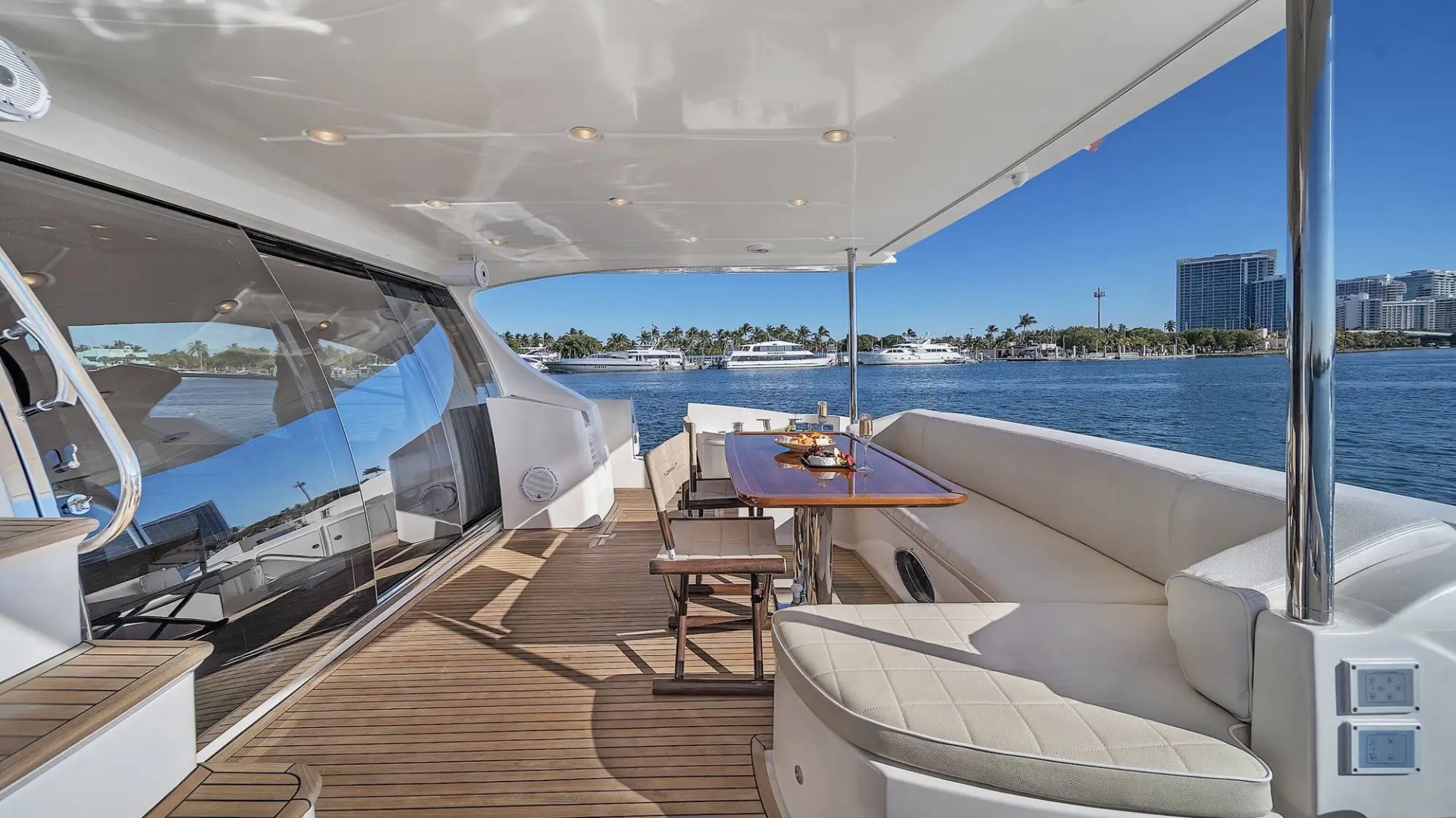 70′ Azimut panoramic water view Aventura
