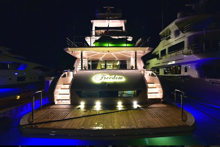 110' Horizon - Yacht Rental in Fort Lauderdale, Florida