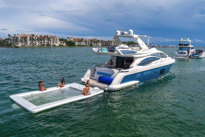 62' Azimut - Yacht Rental in Miami Beach, Florida