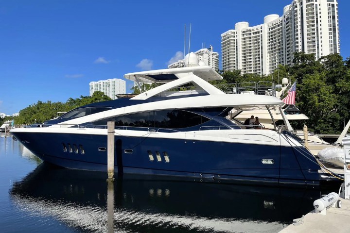90' SunSeeker - Yacht Rental in Miami Beach, Florida