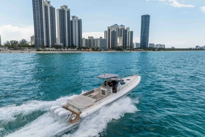 44' Capelli - Boat Rental in Aventura, Florida