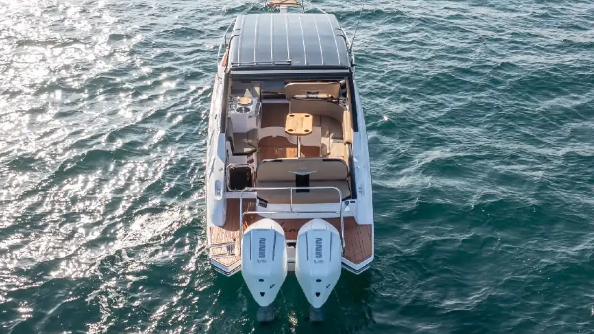 33' Hanover - Boat Rental in Palm Beach, Florida